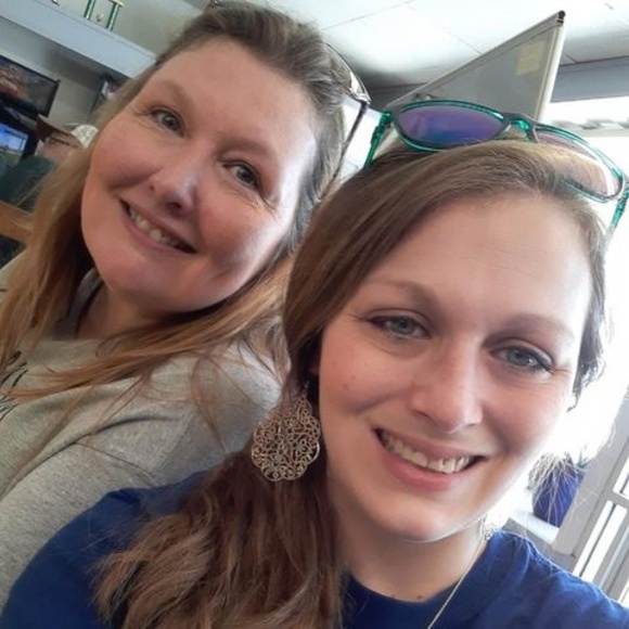 Meet your Posher, Dawn - Picture 1 of 1